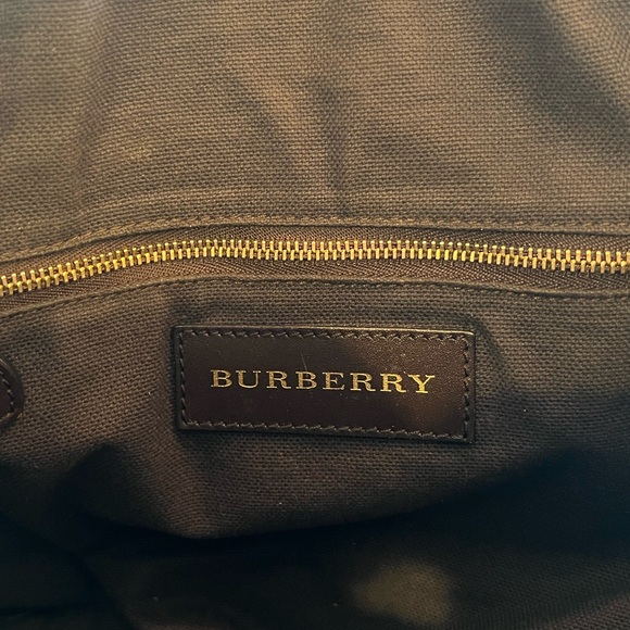 Burberry Medium Tote Bag - Picture 6 of 7